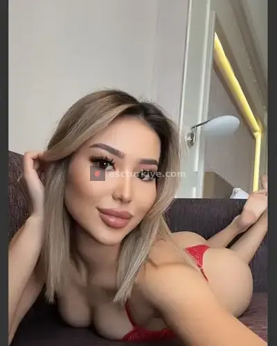 Kristina — İstanbul Escort